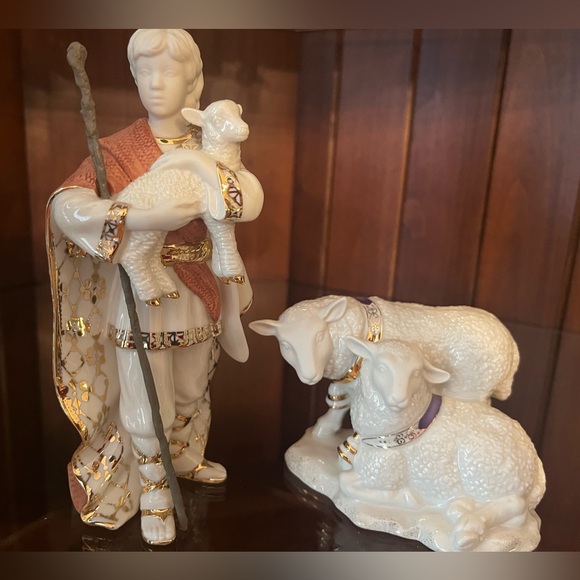 Lenox China First Blessing Nativity 15 Pieces - Picture 6 of 15